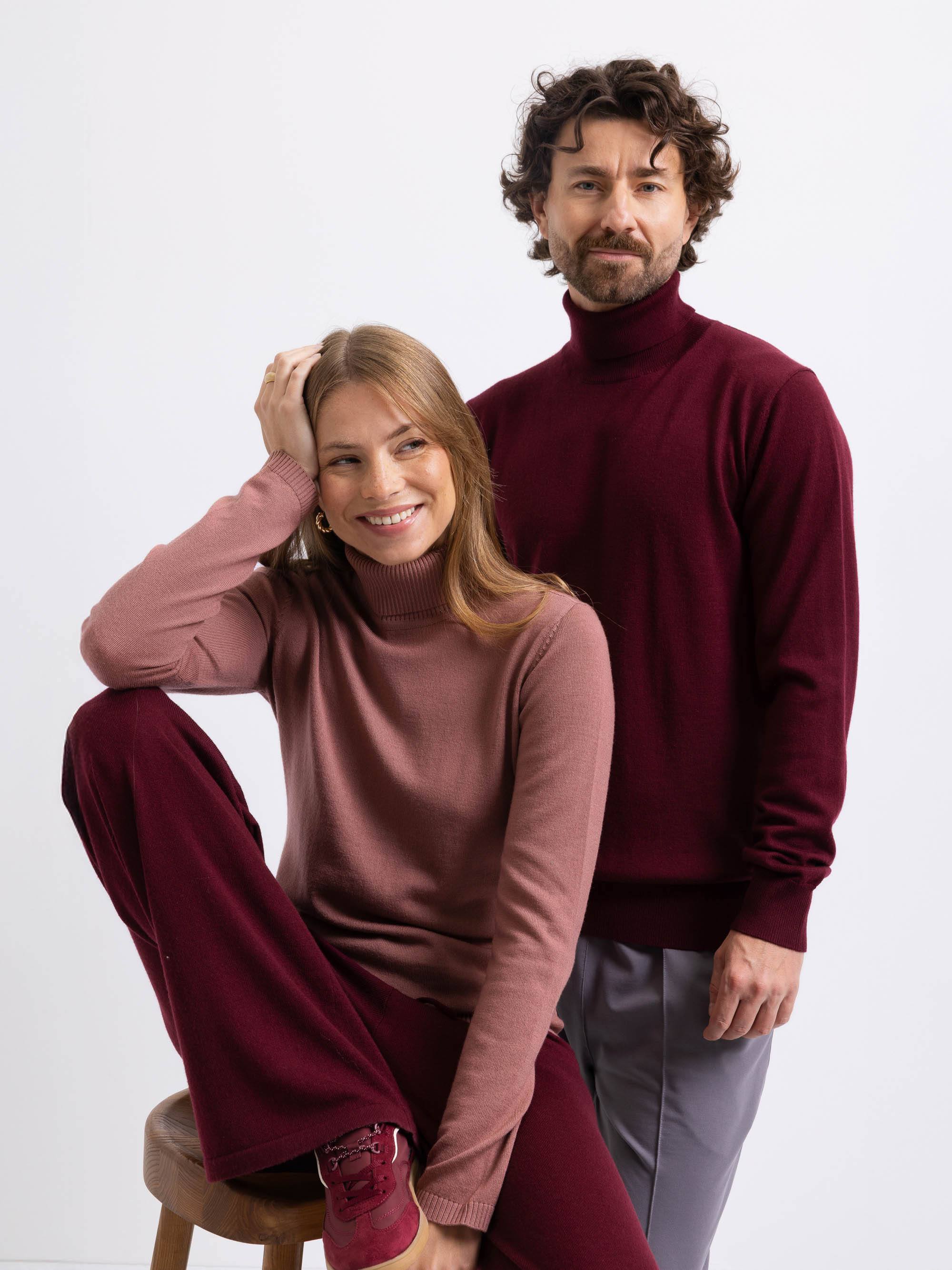 Ciemnoróżowy golf z wełny merino damski