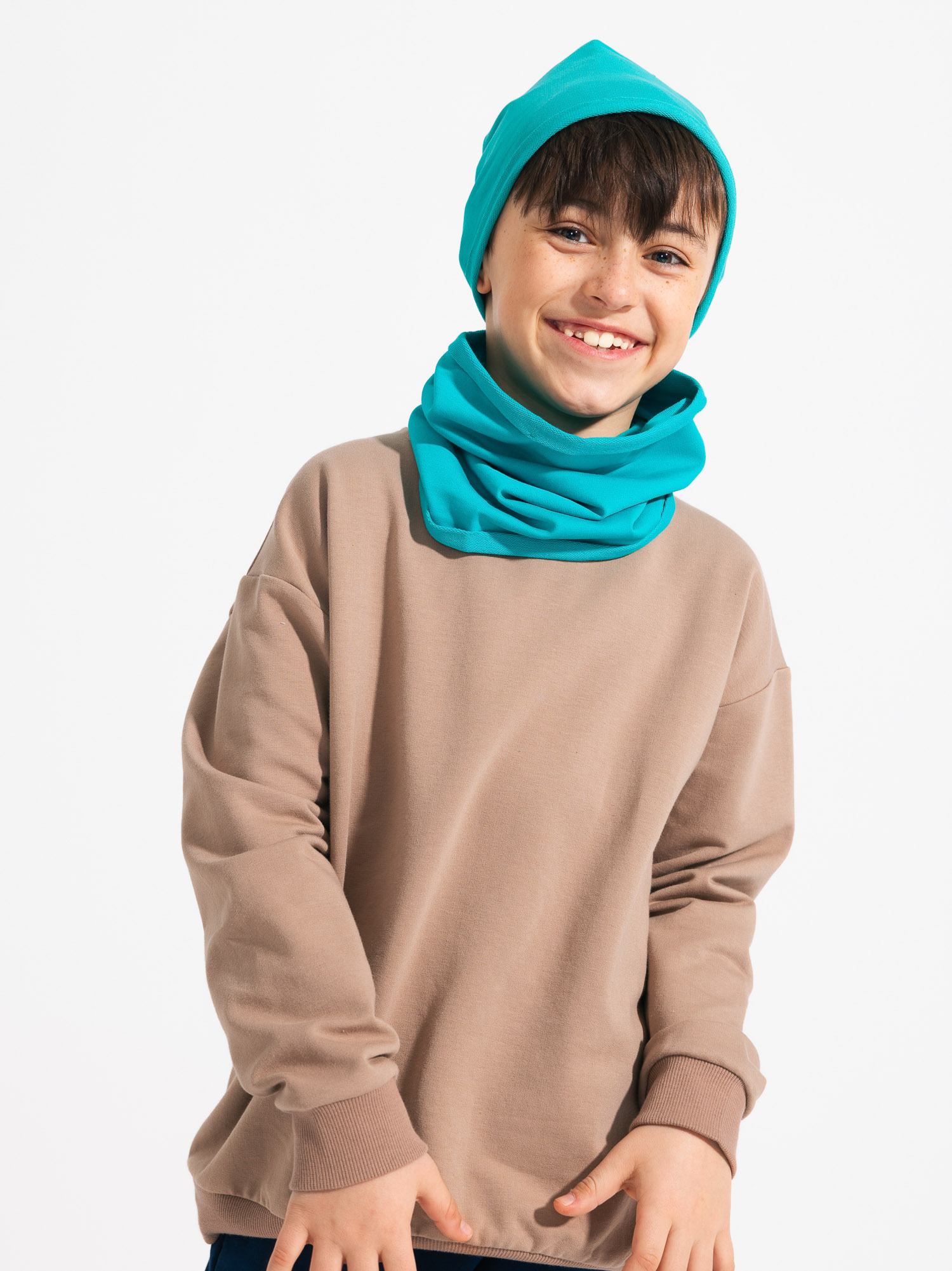 Turkusowy zestaw czapka i komin z dzianiny dresowej