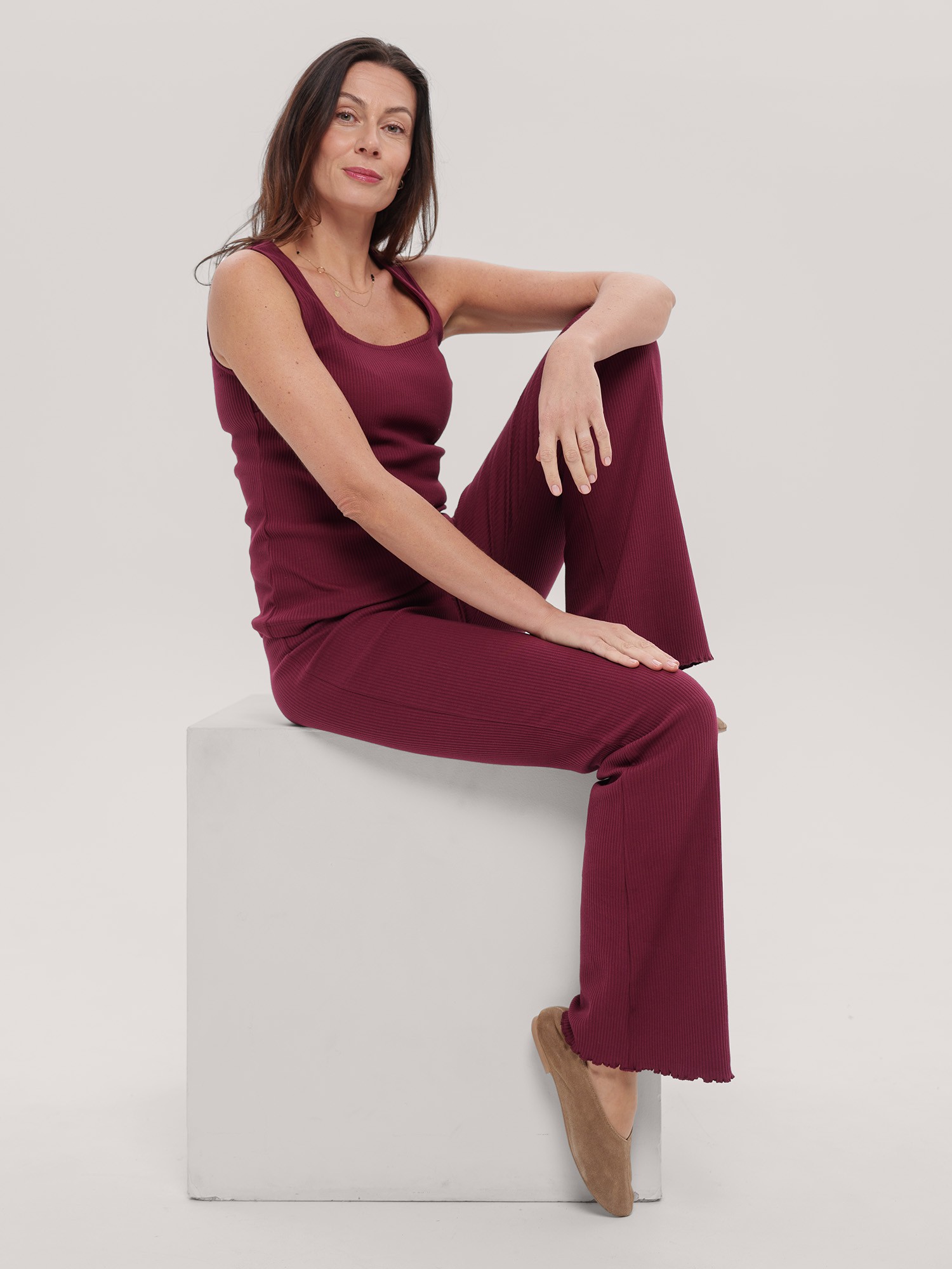 Bordowe dzwony z dzianiny w prążek damskie SHORT