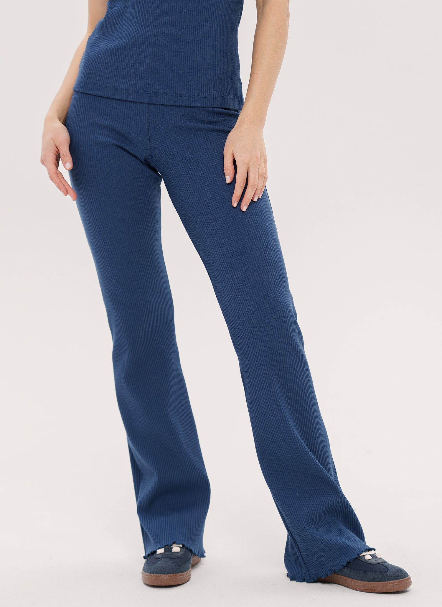 Niebieskie jeansowe dzwony z dzianiny w prążek damskie SHORT